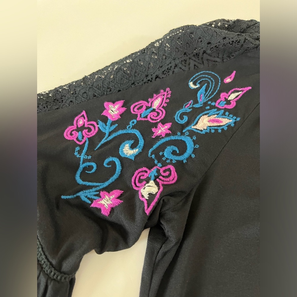 NY Collection Black Embroidered Lace Ruffle Sleeve Tunic Top Large NWT - Picture 11 of 13